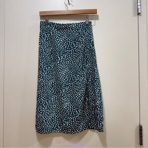 Green dot/leopard skirt with slit